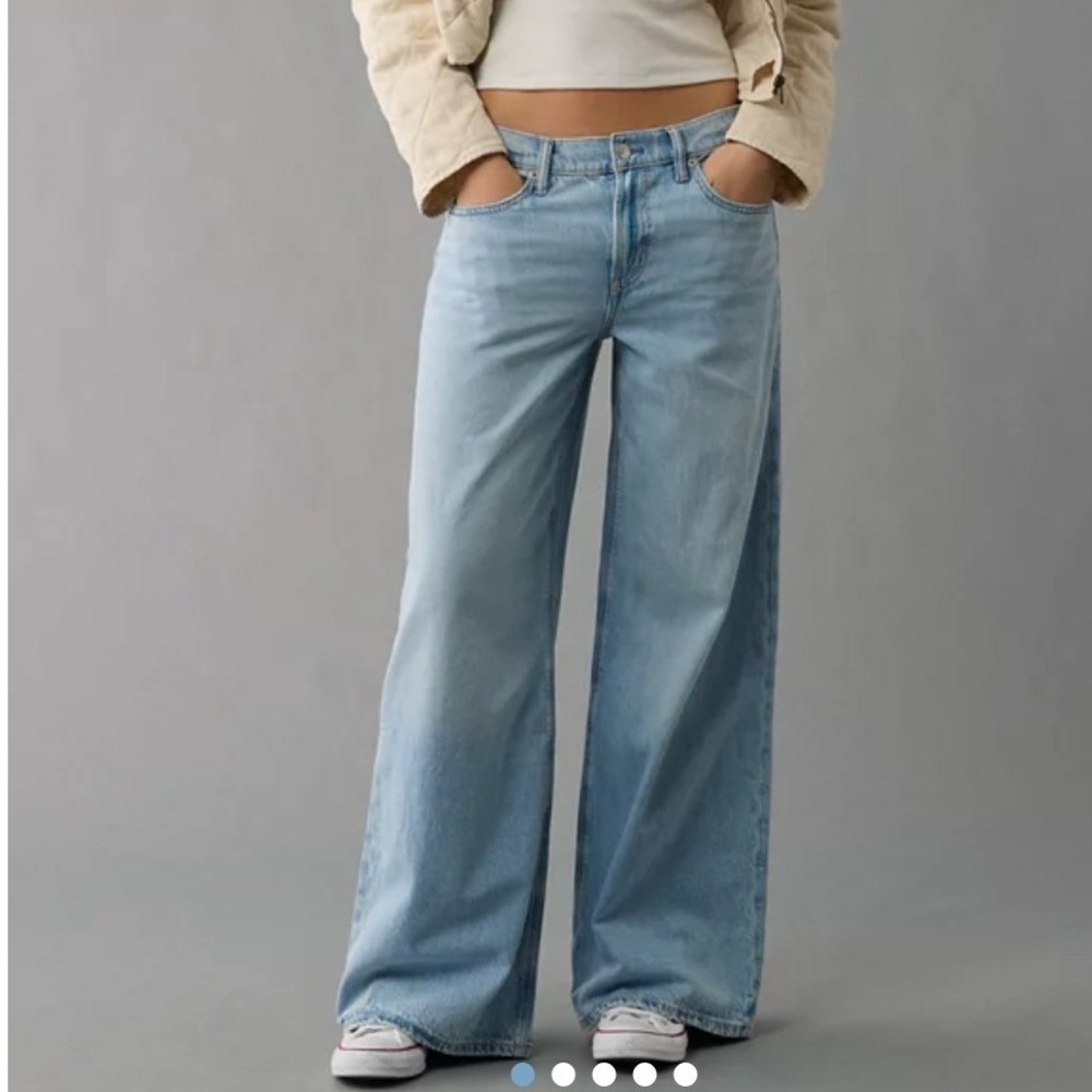 American Eagle Low Rise Baggy Ultra Wide Leg Jean Light Aglow Strigid 4 Long